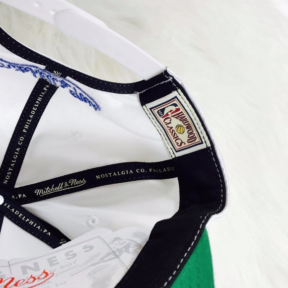 Mitchell & Ness Pistons Snapback Cap Back to Back - Picture 6 of 6